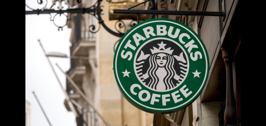 You are currently viewing Starbucks Faces Sales Slowdown with Q2 Earnings Miss