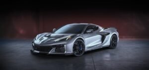 Read more about the article Corvette ZR1X Unleashes: Chevrolet 1,250-HP Hybrid Hypercar Redefines American Performance