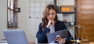 Read more about the article Forging New Paths: The Rise of Women Lawyers in Canada