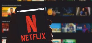 Read more about the article Netflix Hits 325 Million Subscribers, Revenue Beats Estimates Amid Tough Competition